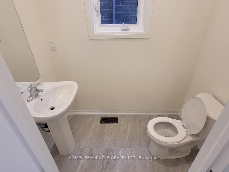 34 Rumi Court photo 8