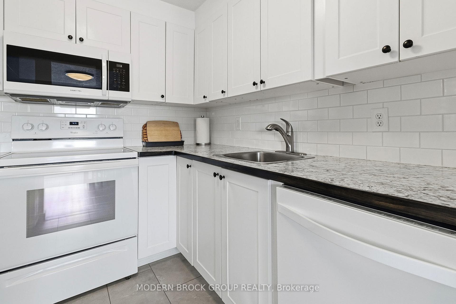 3 Apple Street Unit 703 photo 18
