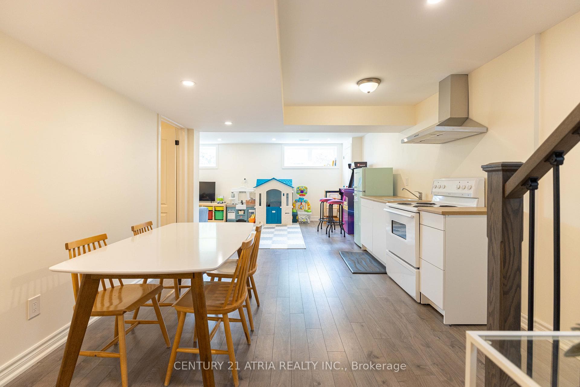87 Winstanly Crescent photo 22