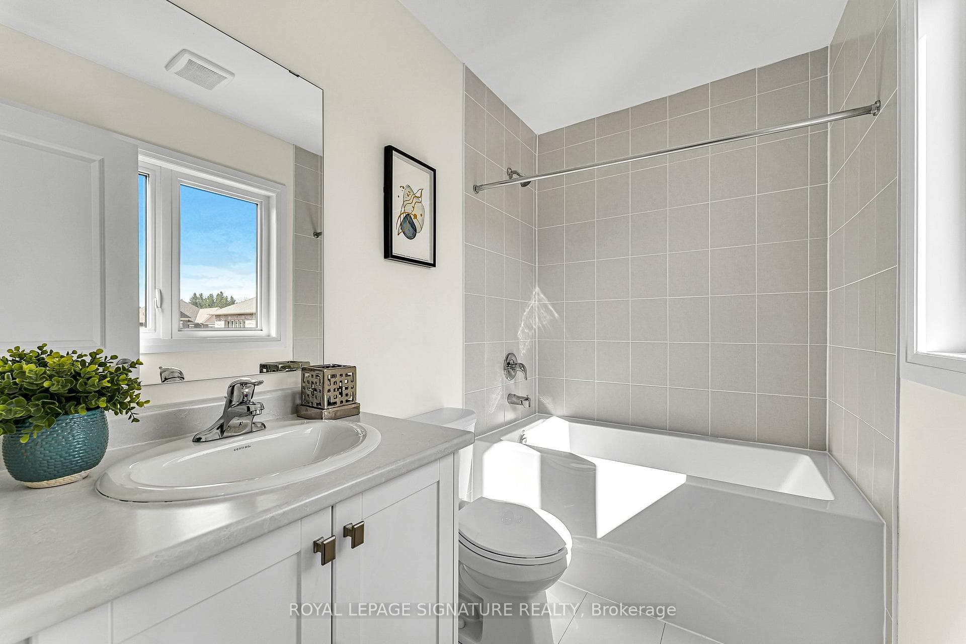 420 Adelaide Street photo 24