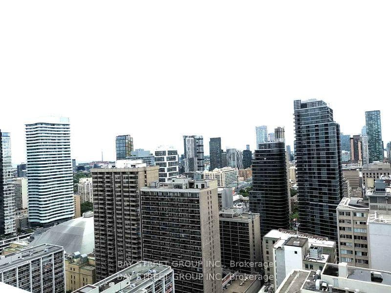 501 Yonge Street Unit 2811 photo 4