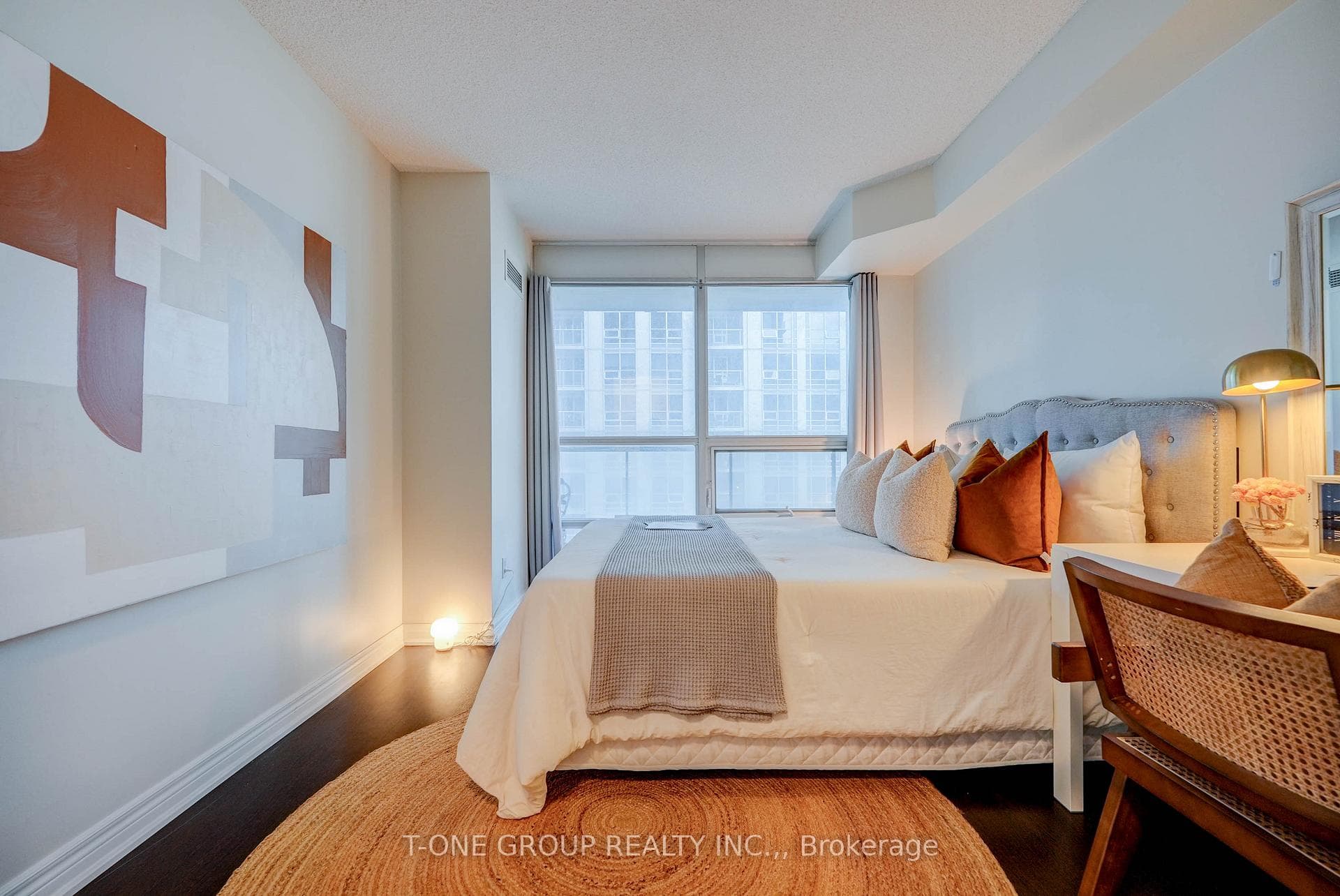 761 Bay Street Unit 914 photo 18