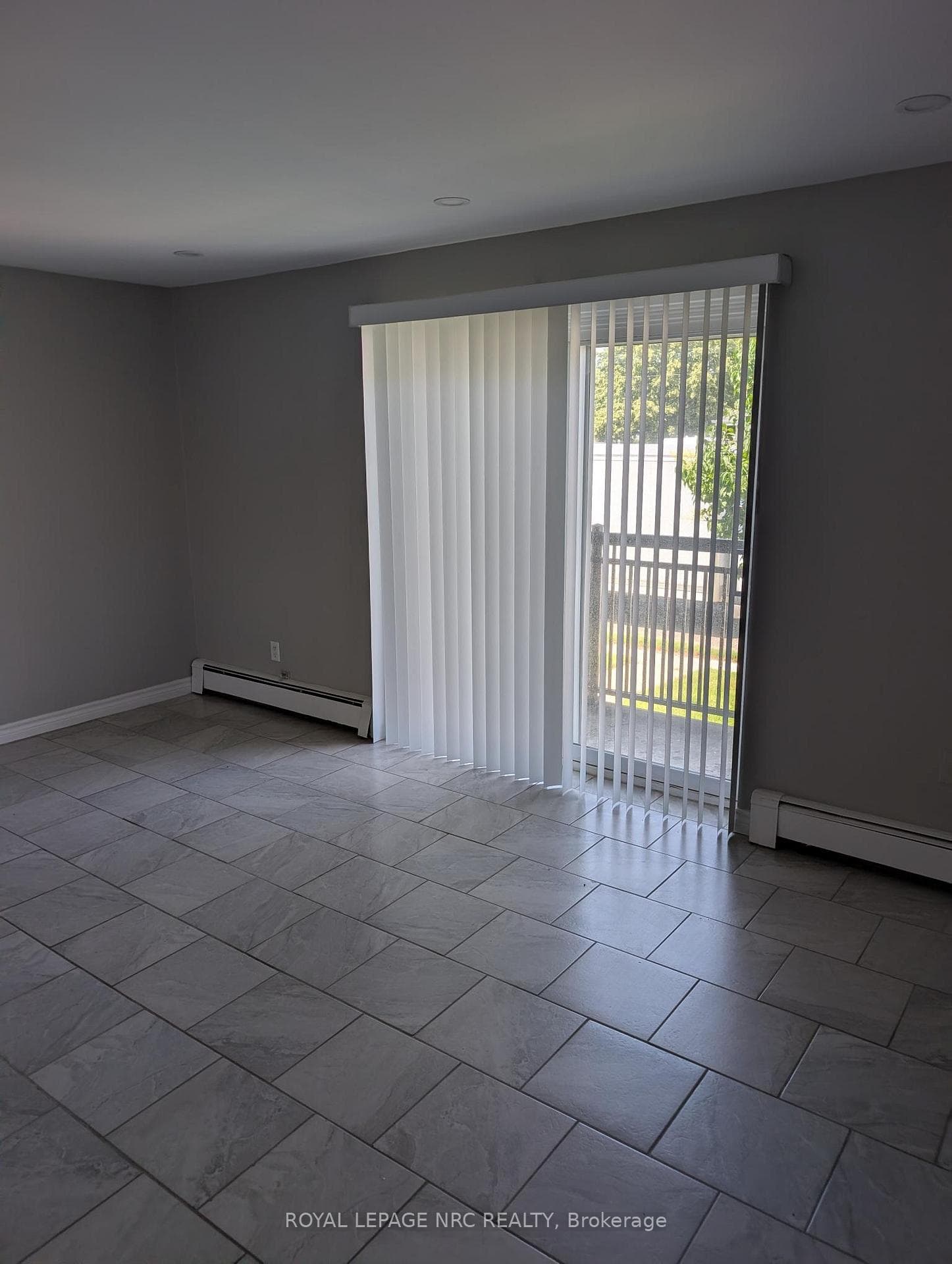 15 Bolton Avenue Unit 3 photo 3