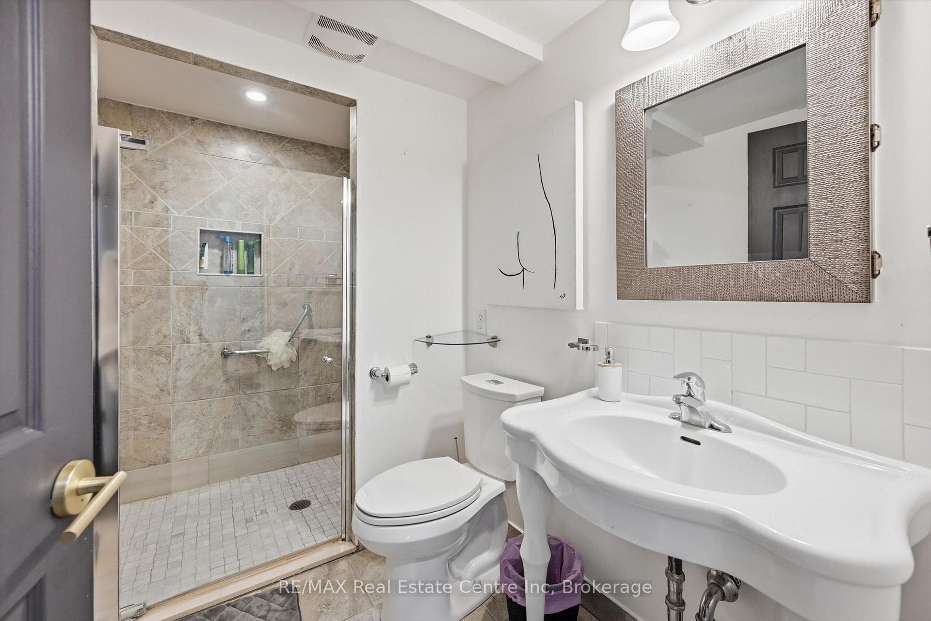 580 Clover Park Crescent photo 44