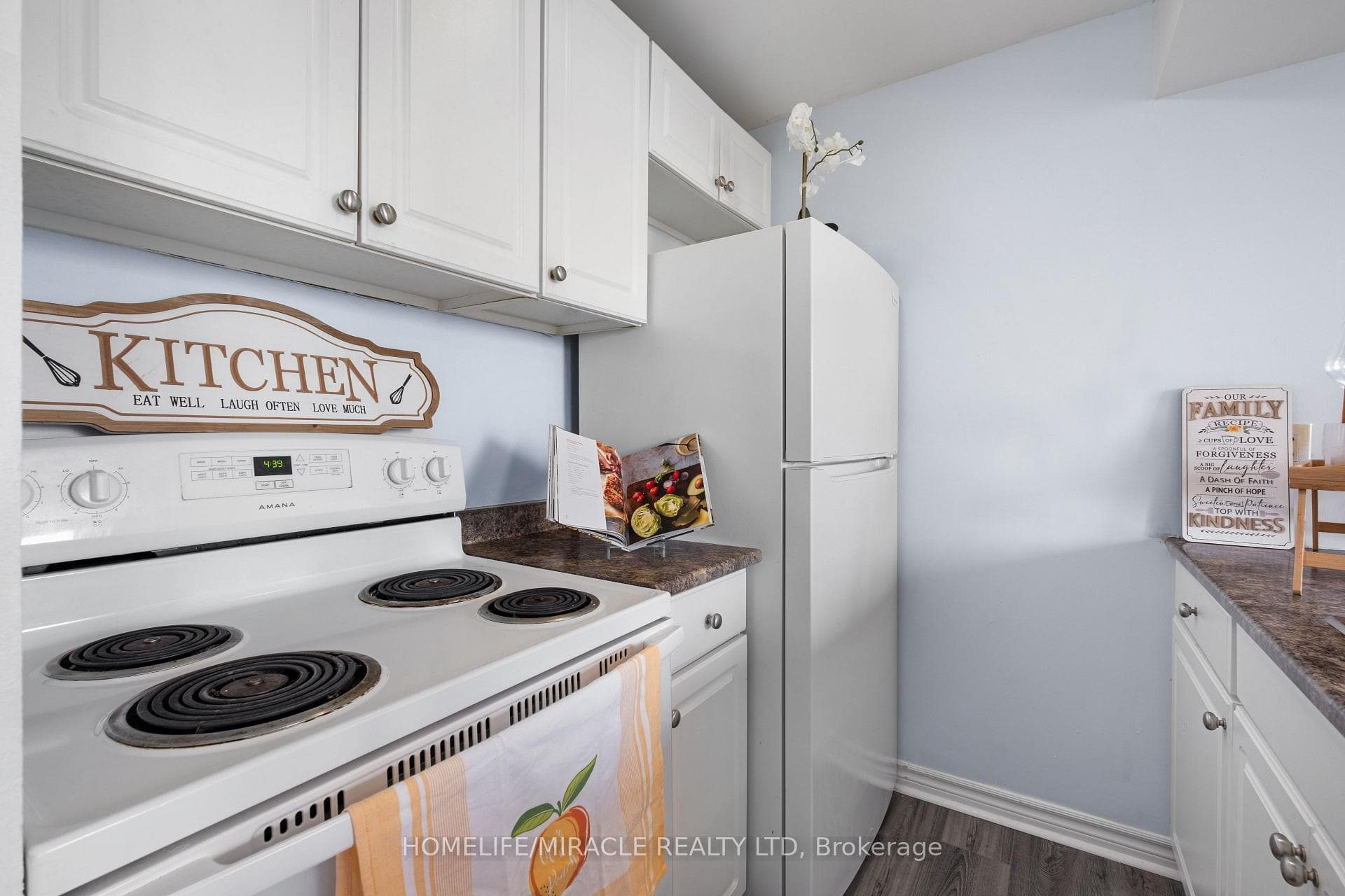 17 Eldon Hall Place Unit 614 photo 26