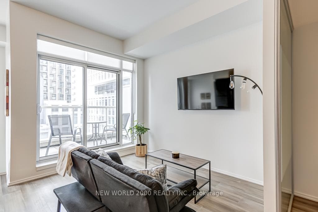 783 Bathurst Street Unit 614 photo 8