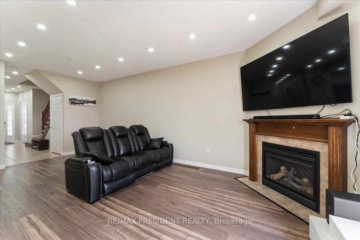 285 Southbrook Drive photo 16