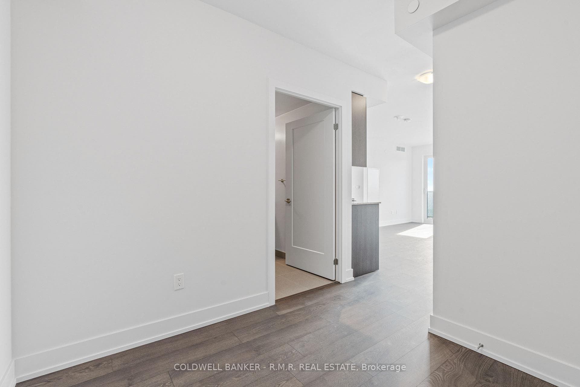 2550 Simcoe Street Unit 1117 photo 3