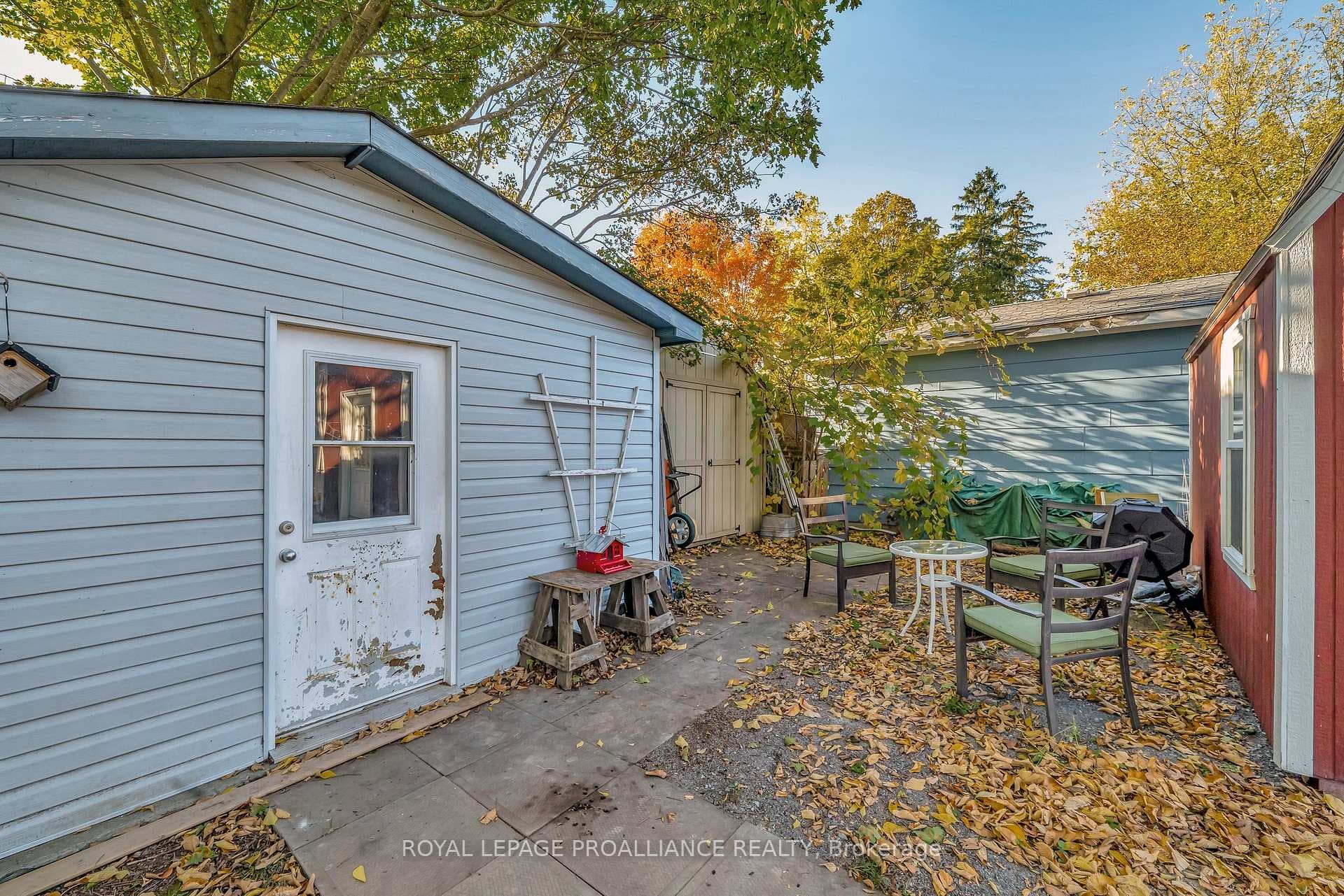 246 Foster Avenue photo 36