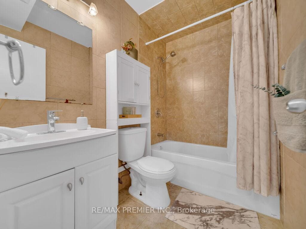 2095 Roche Court Unit 225 photo 23