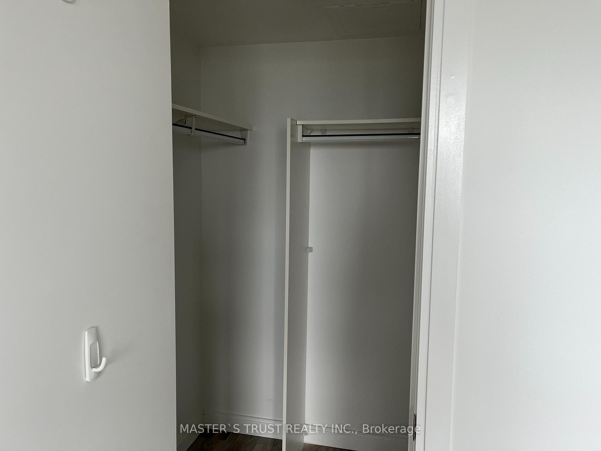 151 Village Green Square Unit 2606 photo 14