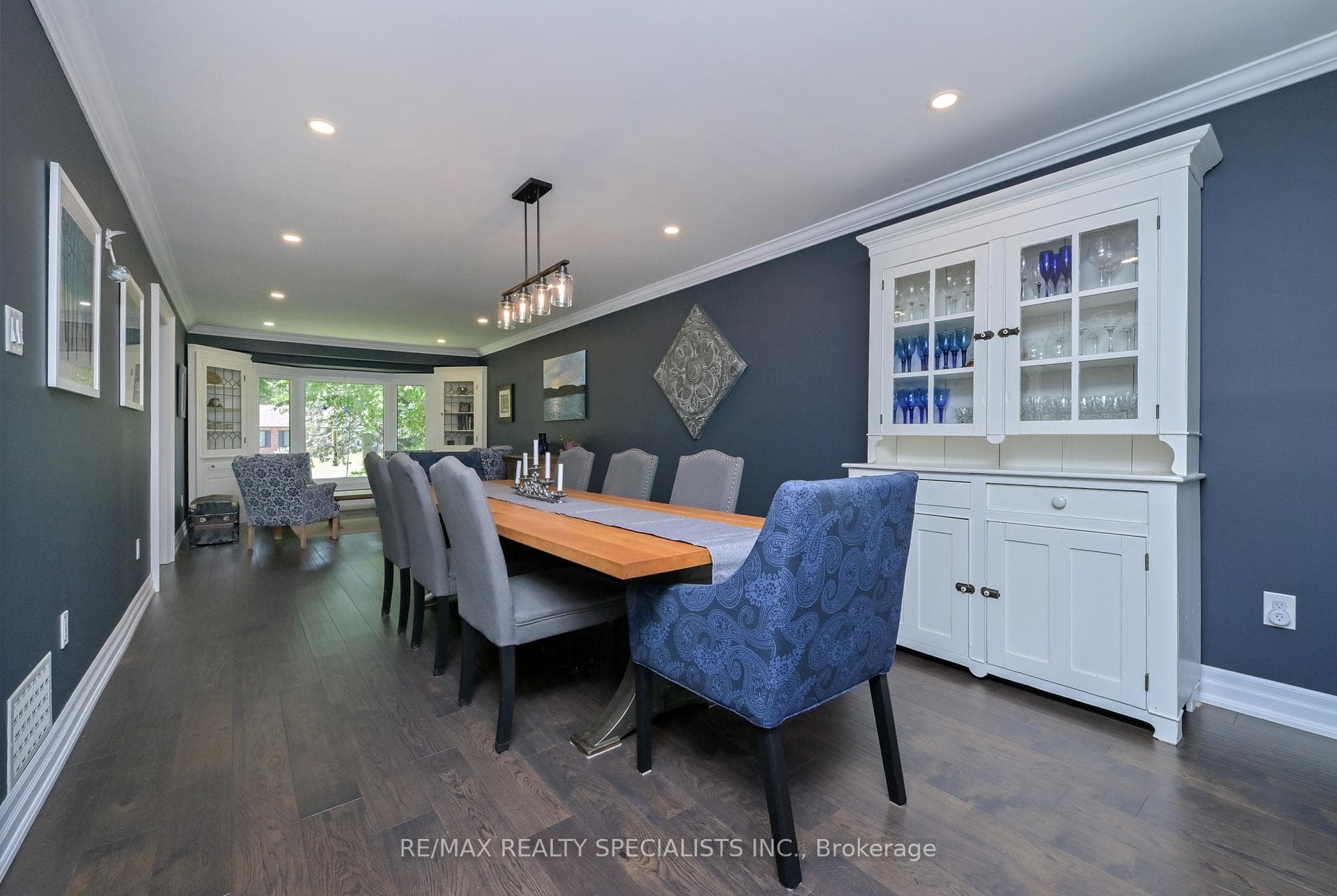 Engineered Hardwood, Crown Moulding