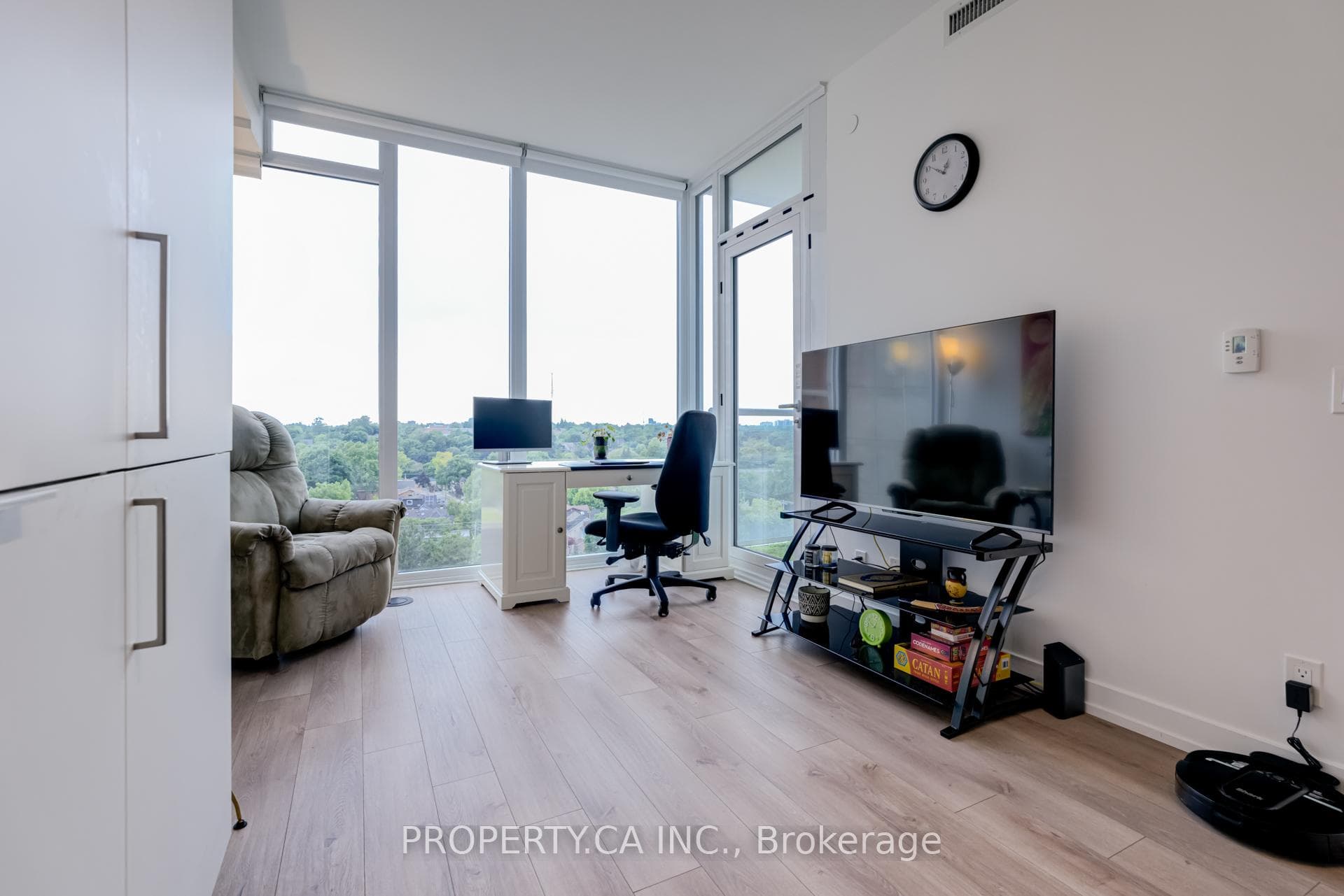 33 Helendale Avenue Unit 719 photo 4