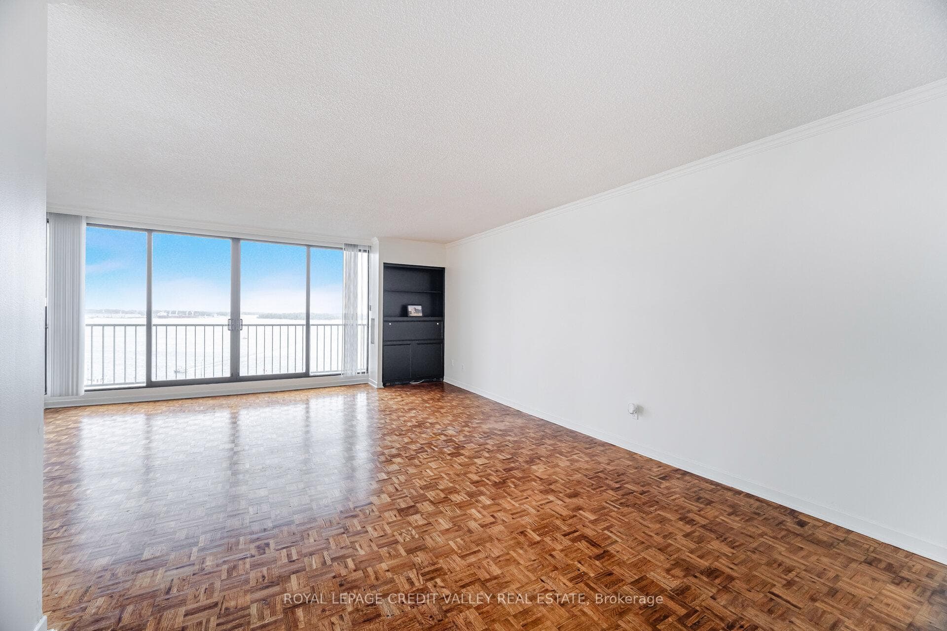 33 Harbour Square Unit 1421 photo 20