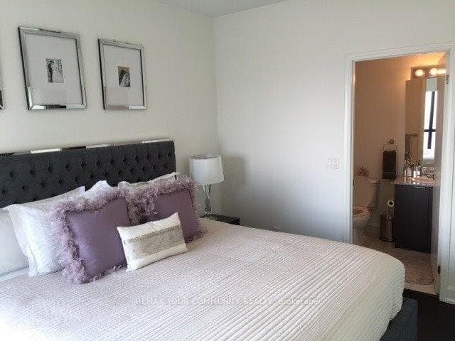 2910 Highway 7 Road Unit 2501 photo 8