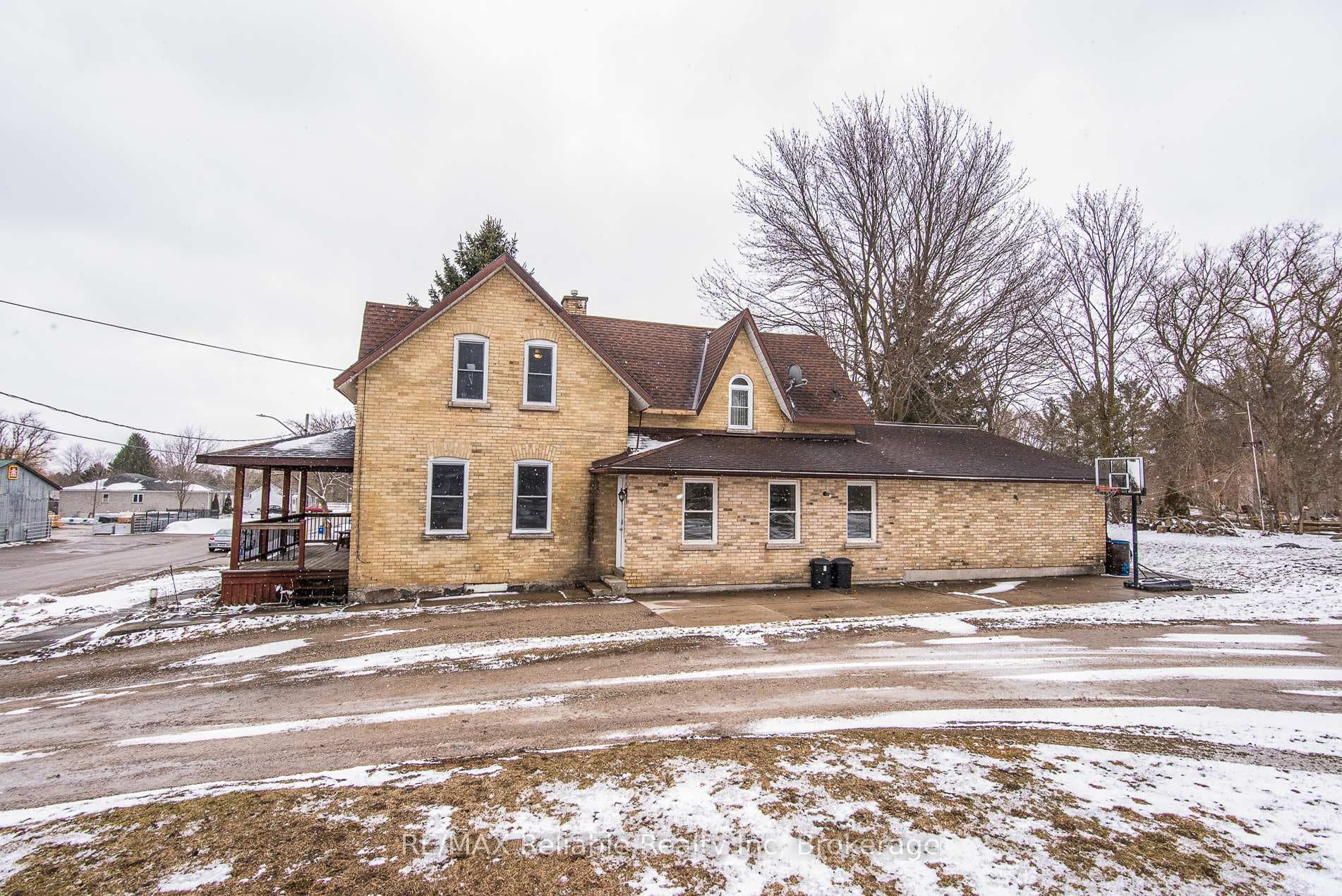 209 Hamilton Street photo 5