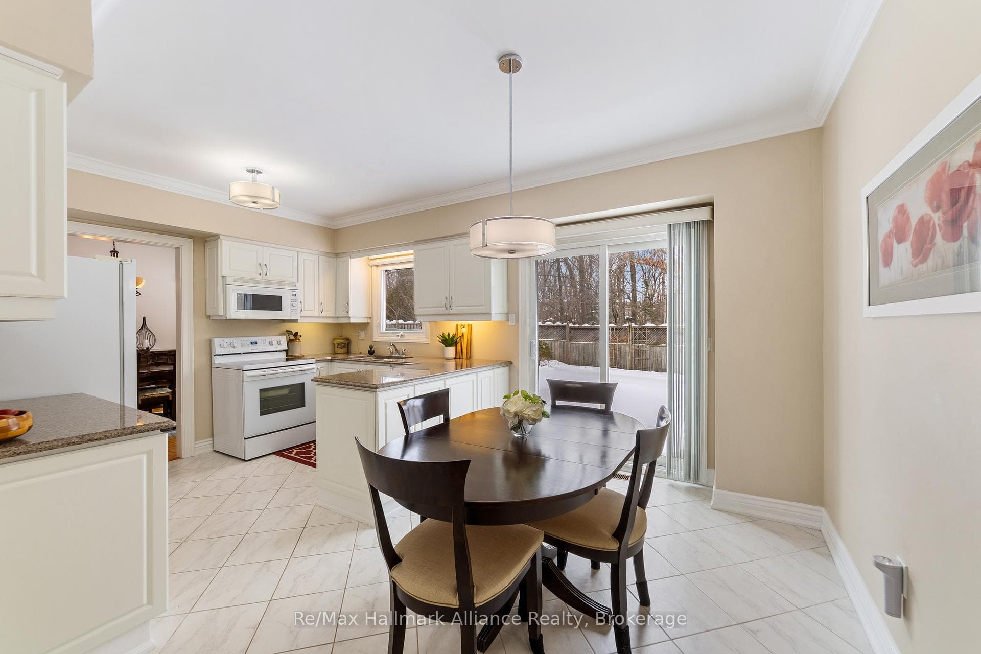 416 Freeman Crescent photo 13