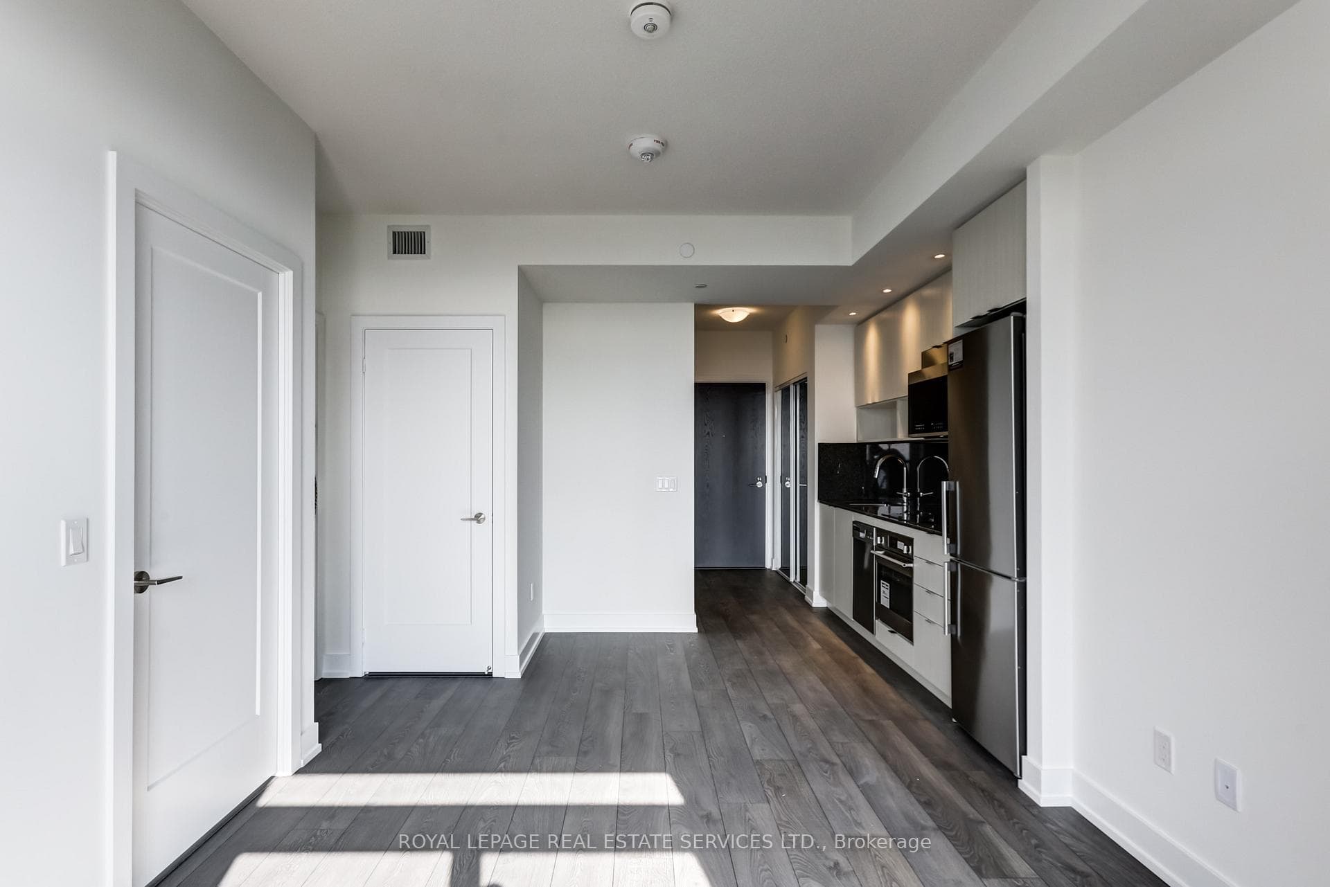 9 Mabelle Avenue Unit 3415 photo 14