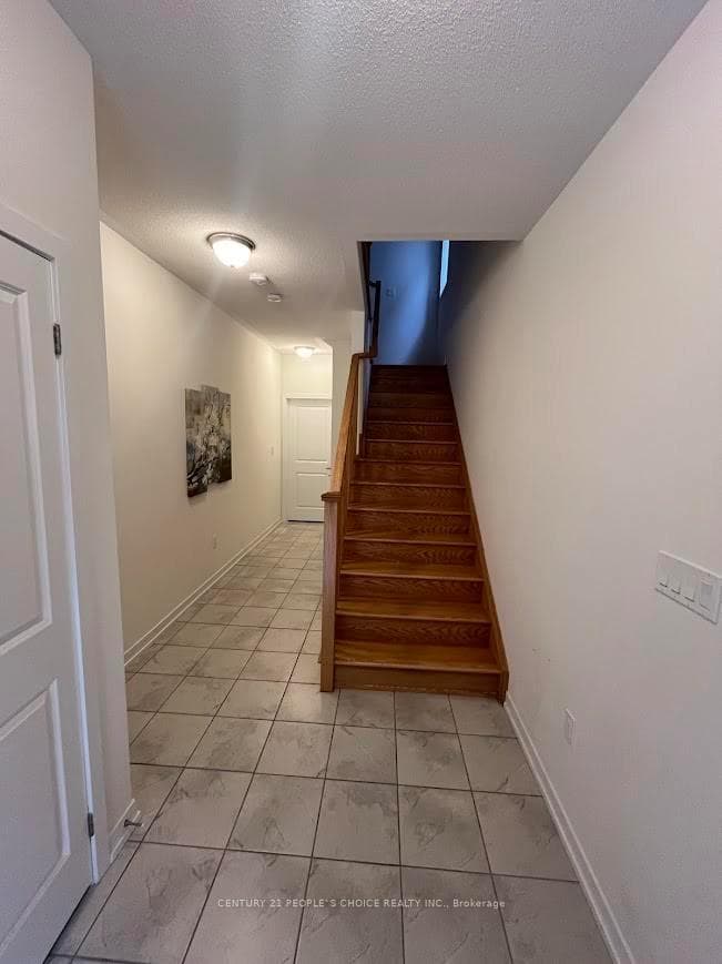 1550 Hilson Heights photo 3