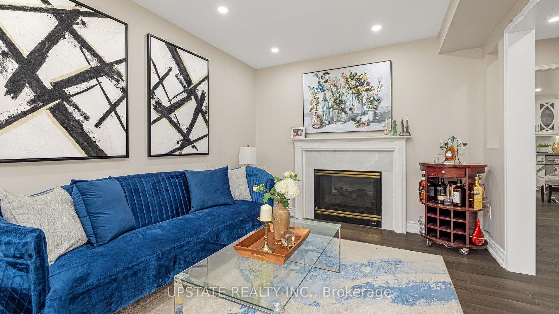 2262 Yorktown Circle photo 5