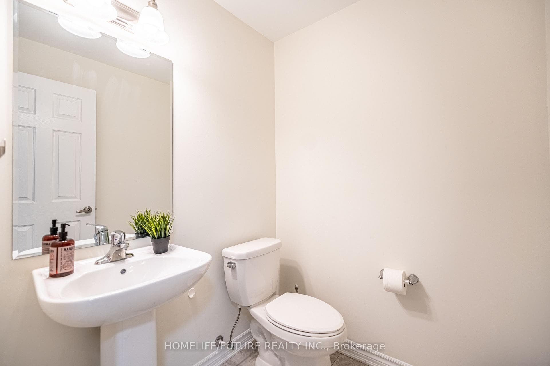 2791 Eglinton Avenue Unit 535 photo 9