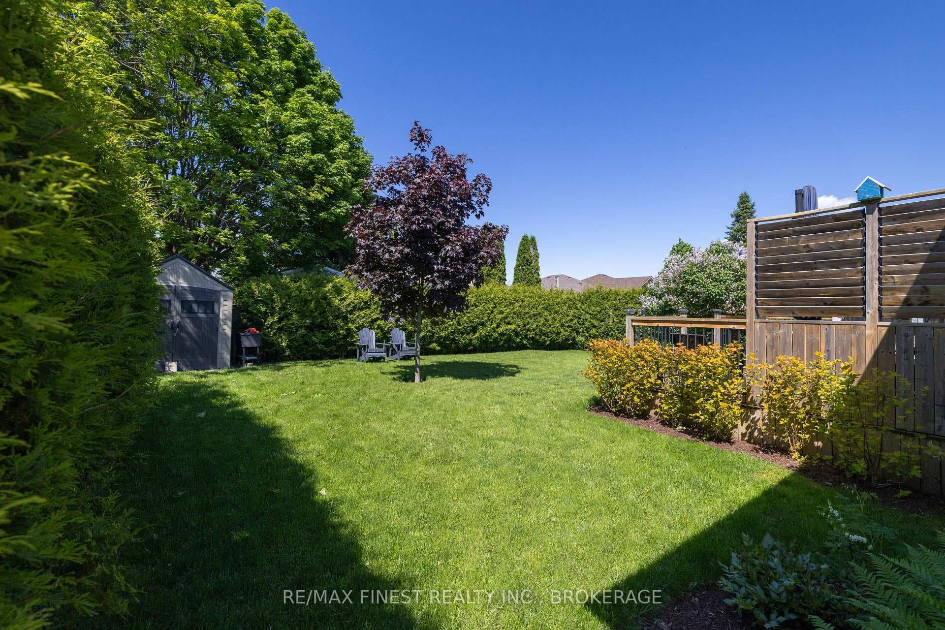 320 Friarhill Crescent photo 39