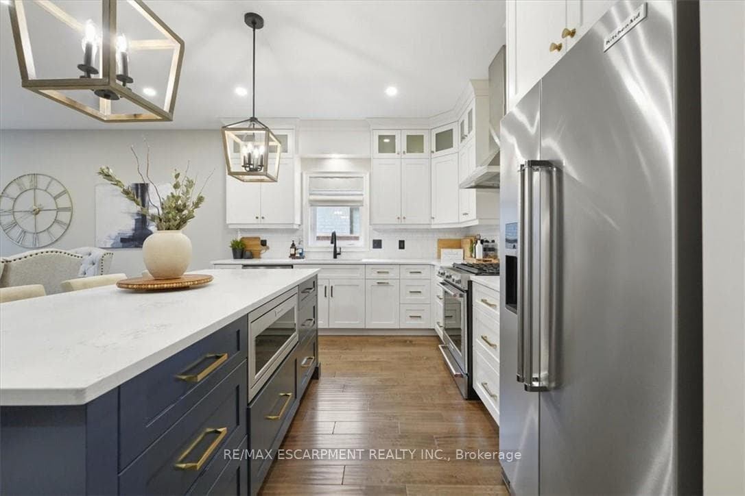 242 JULIA Drive photo 12