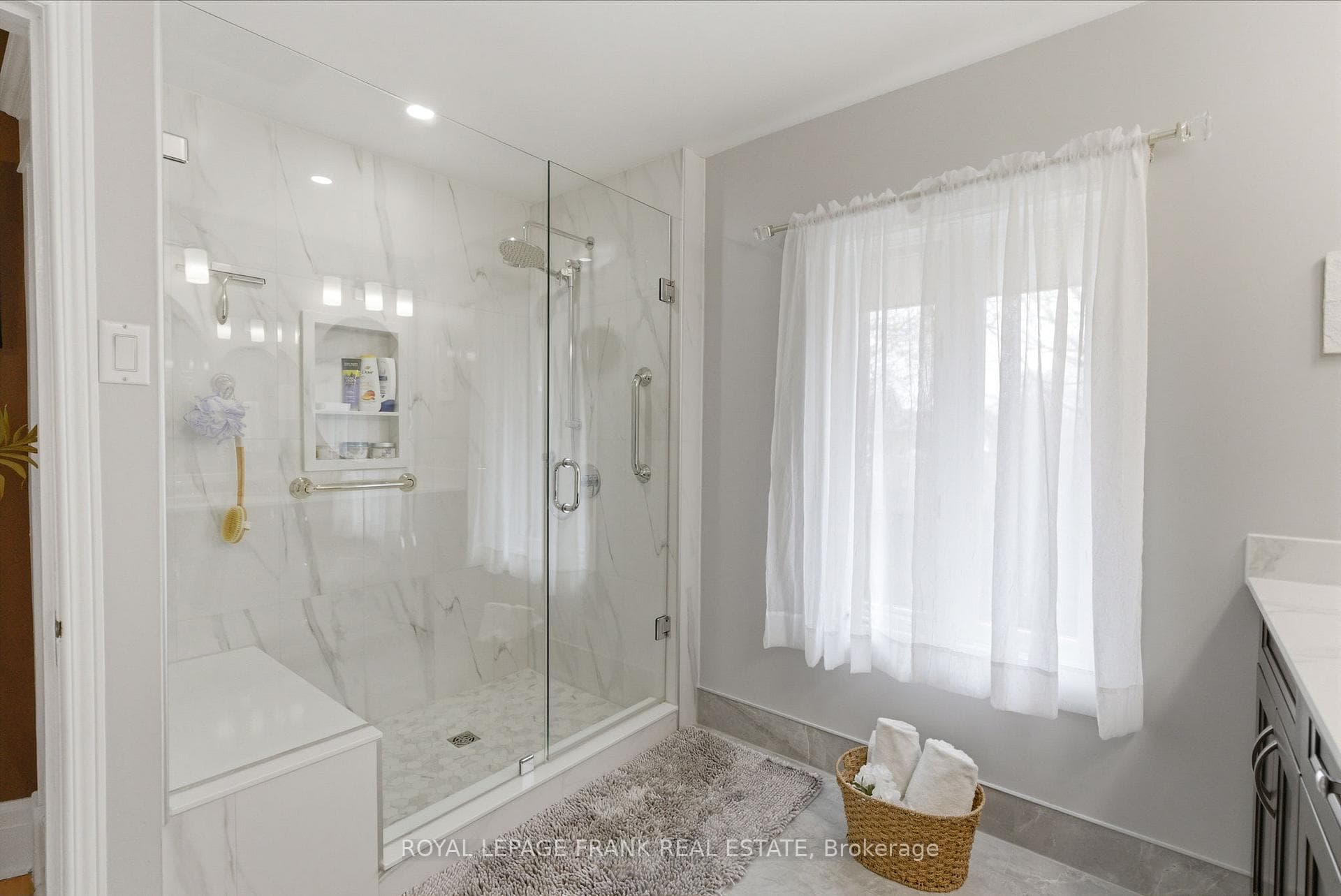 19 Hillcroft Street photo 32