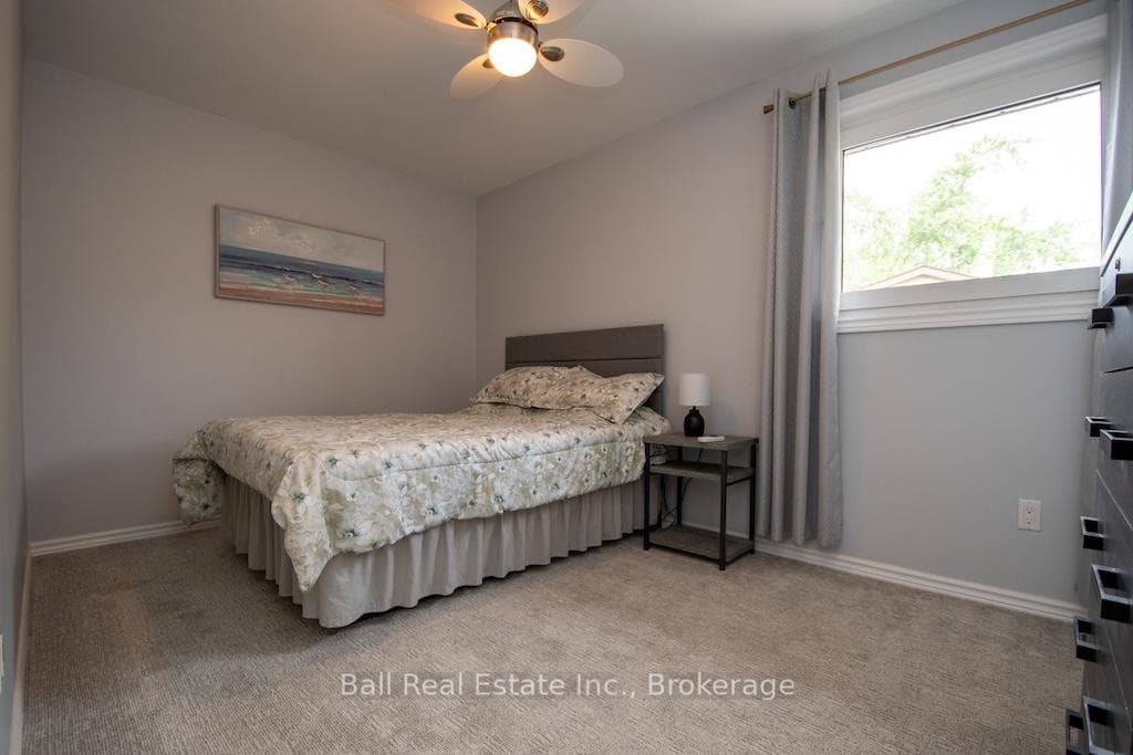 12 Lakefield Court photo 20