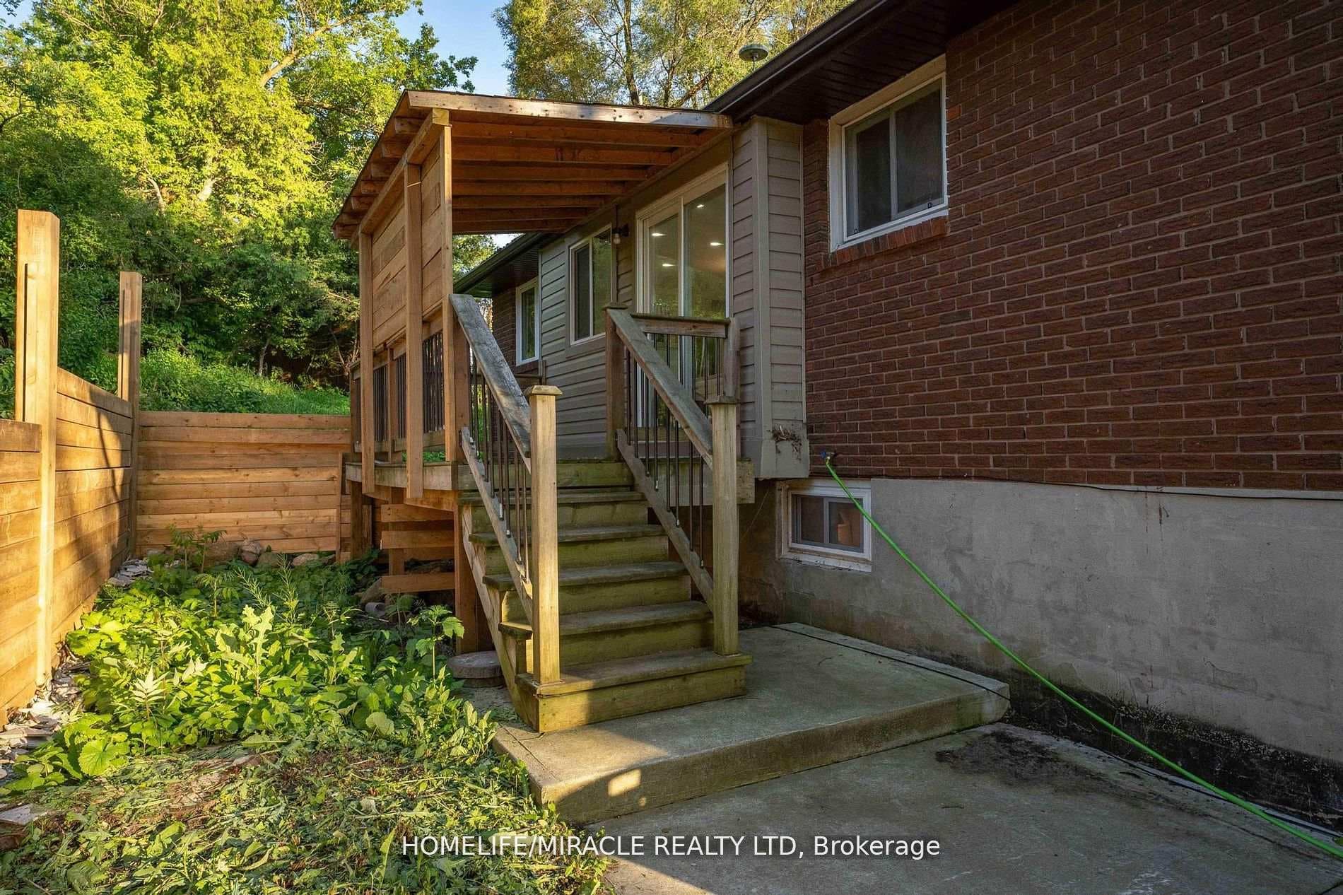 11781 Guelph Line photo 26
