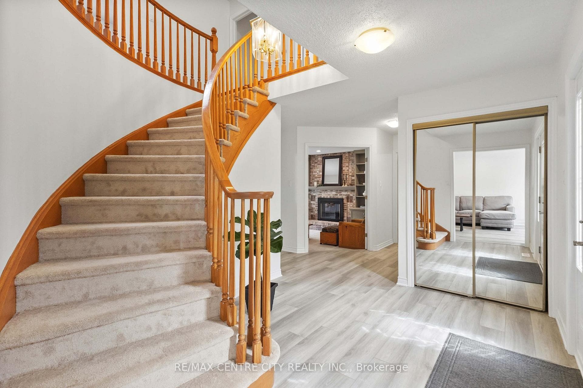 83 Bracebridge Court photo 6