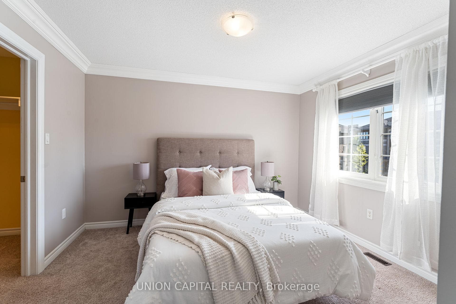 137 Civic Centre Drive photo 23