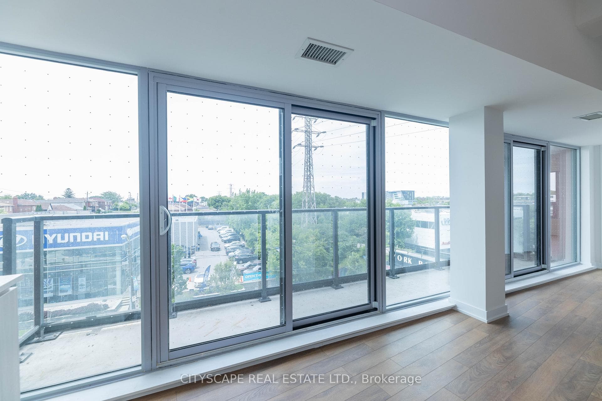 2433 Dufferin Street Unit 509 photo 32