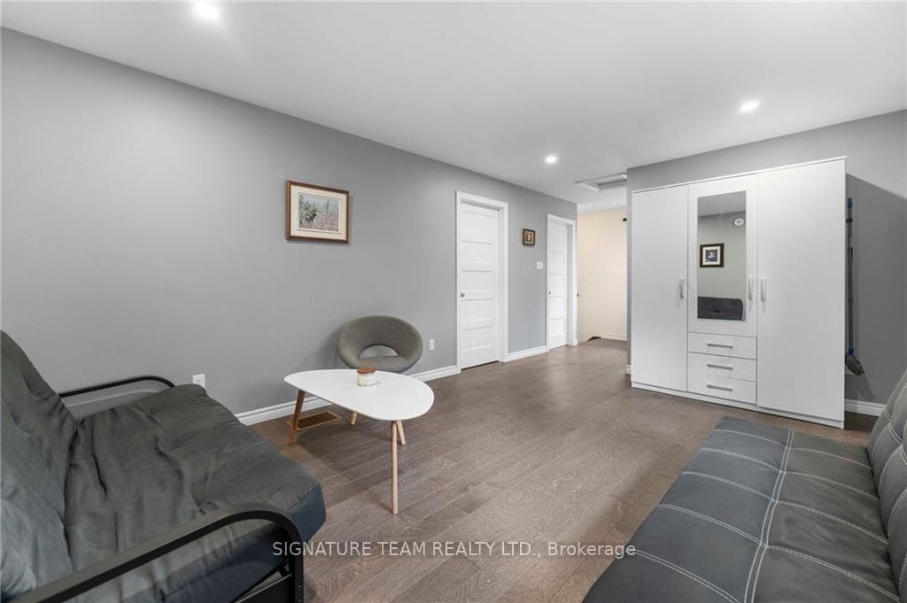 614 RIVERSIDE Drive photo 24