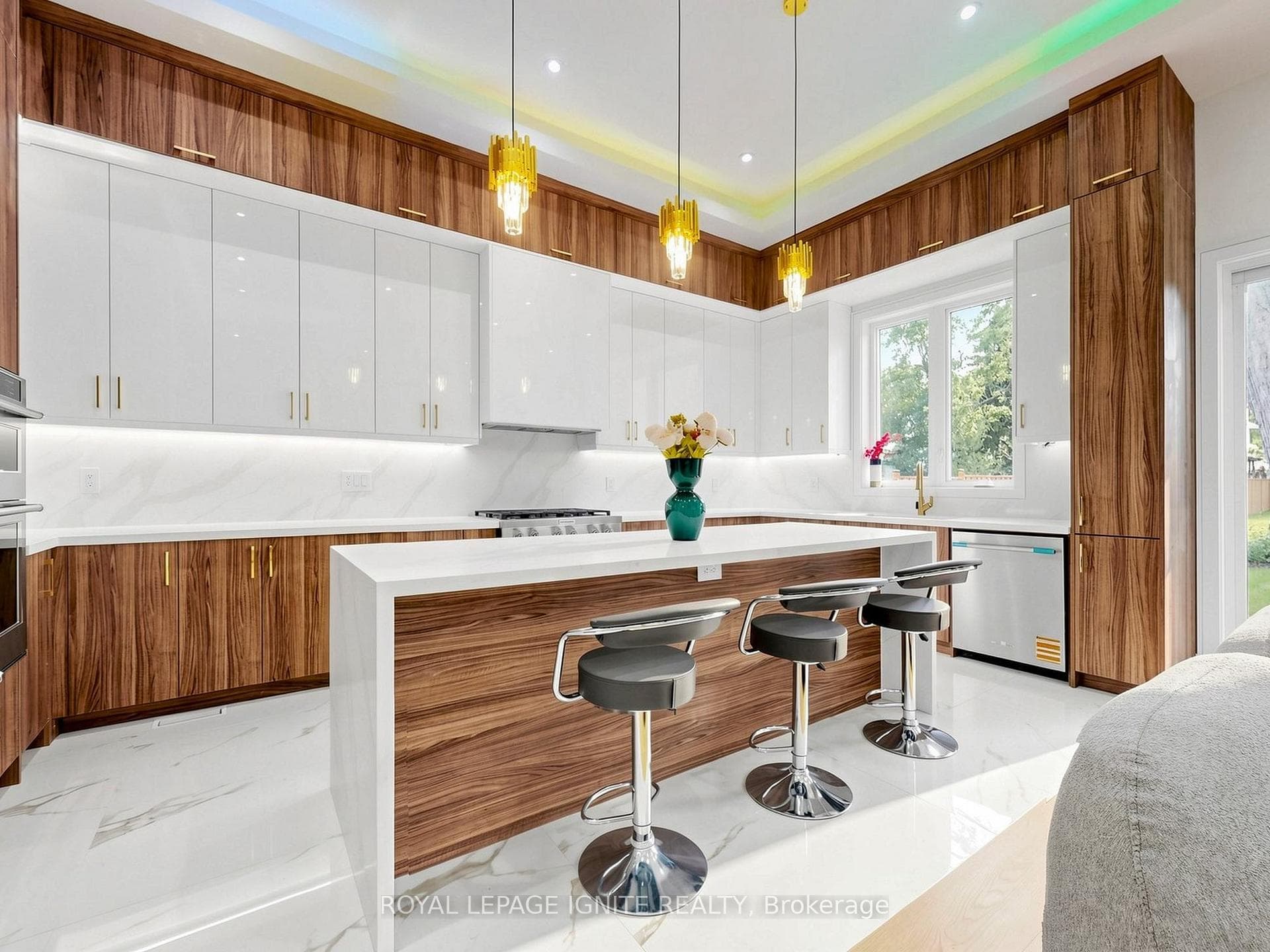160 Manse Road photo 5