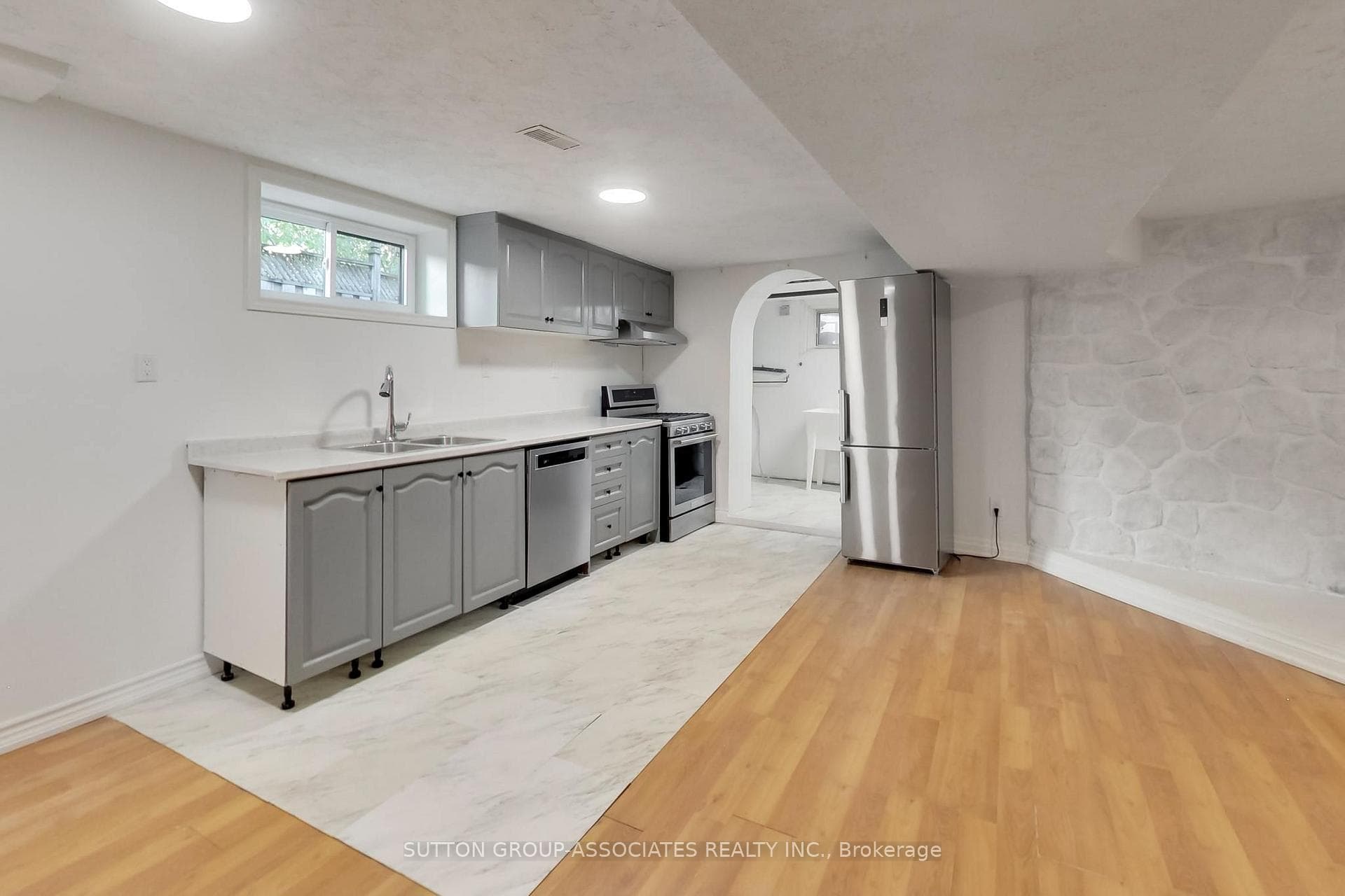 175 Earlsdale Avenue photo 28
