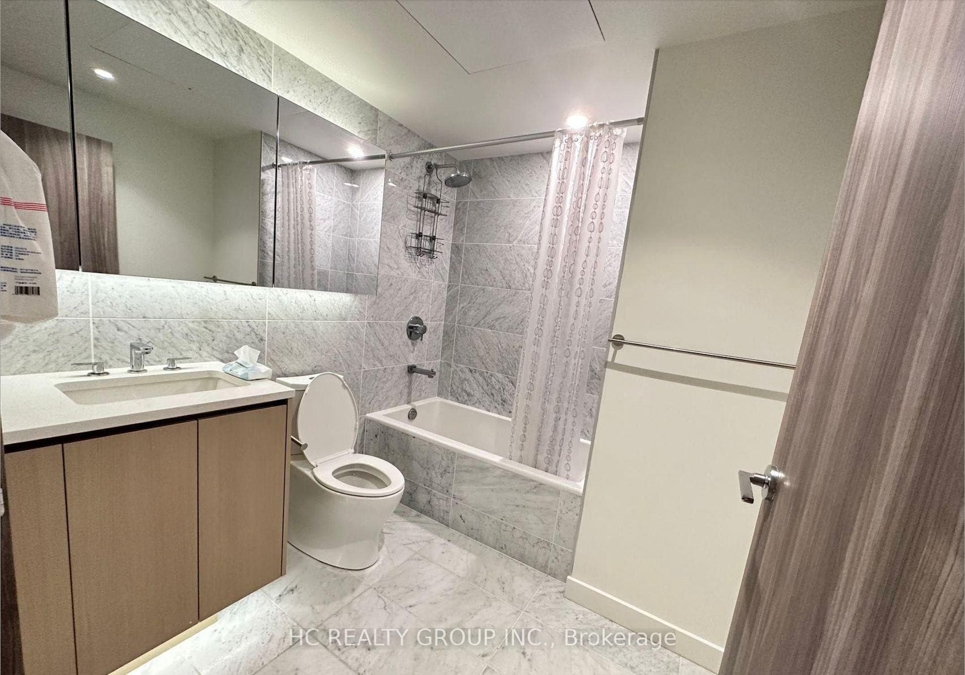 95 Mcmahon Drive Unit 2215 photo 6