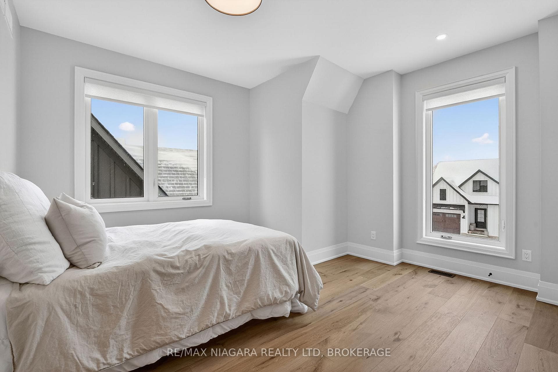 39 Ivy Crescent photo 32