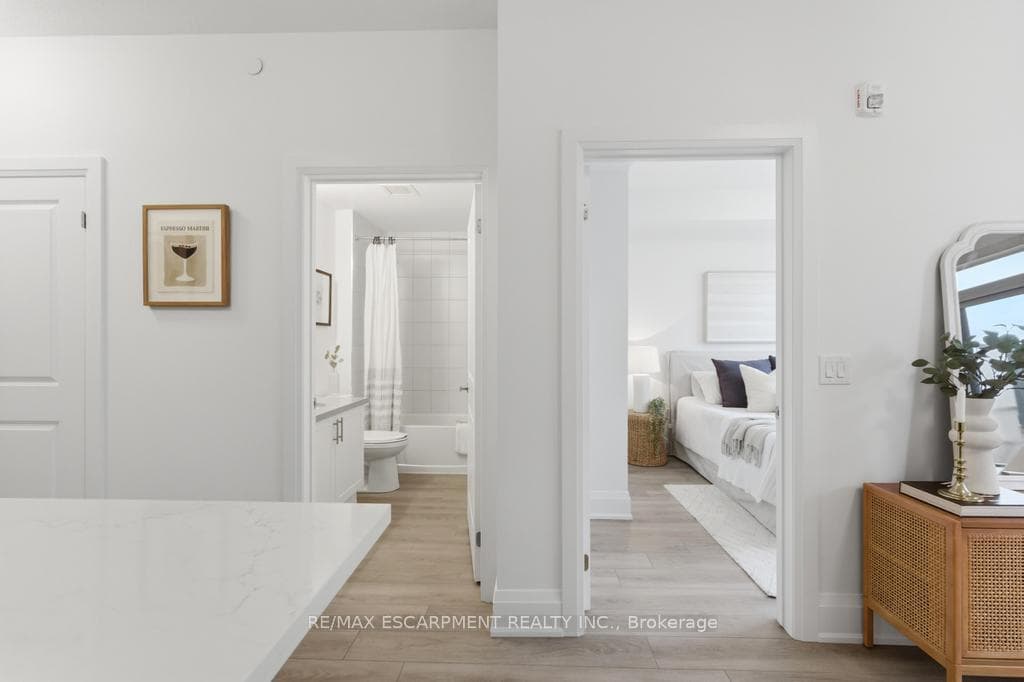 5055 Greenlane Road Unit 340 photo 12