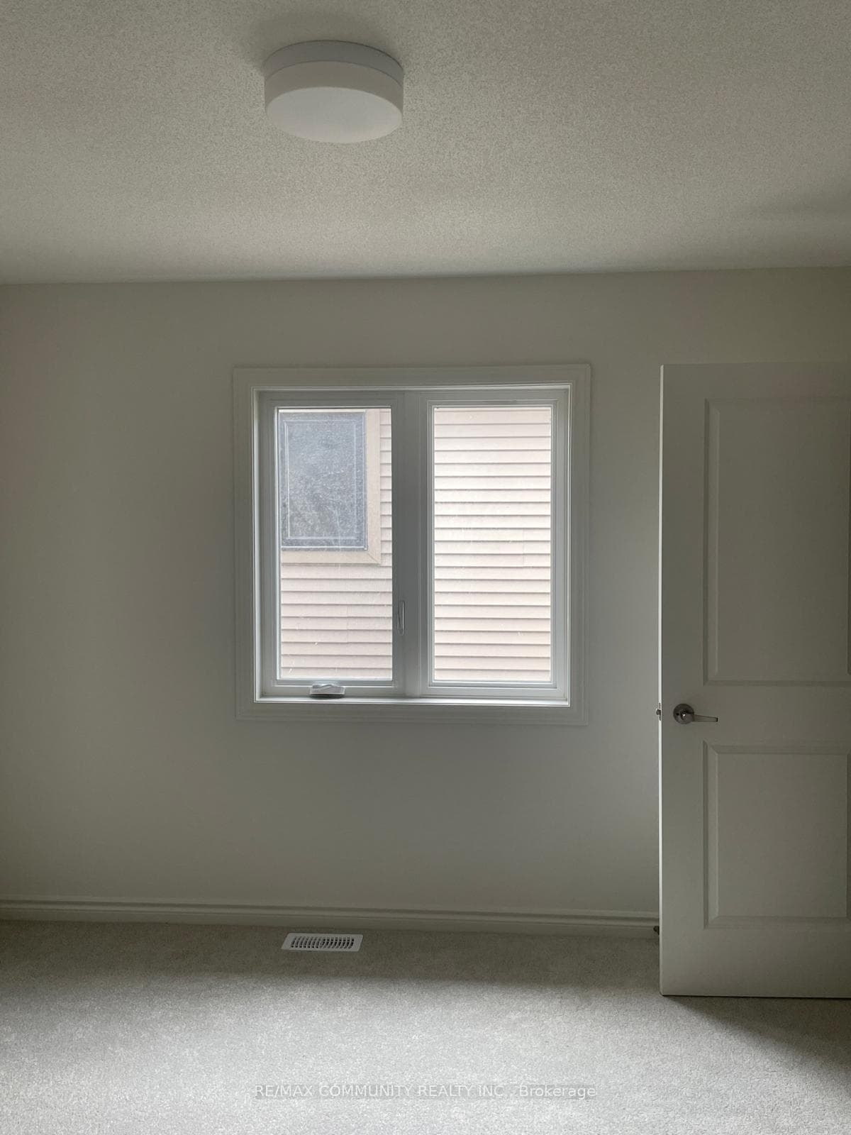 528 Trevor Street photo 12