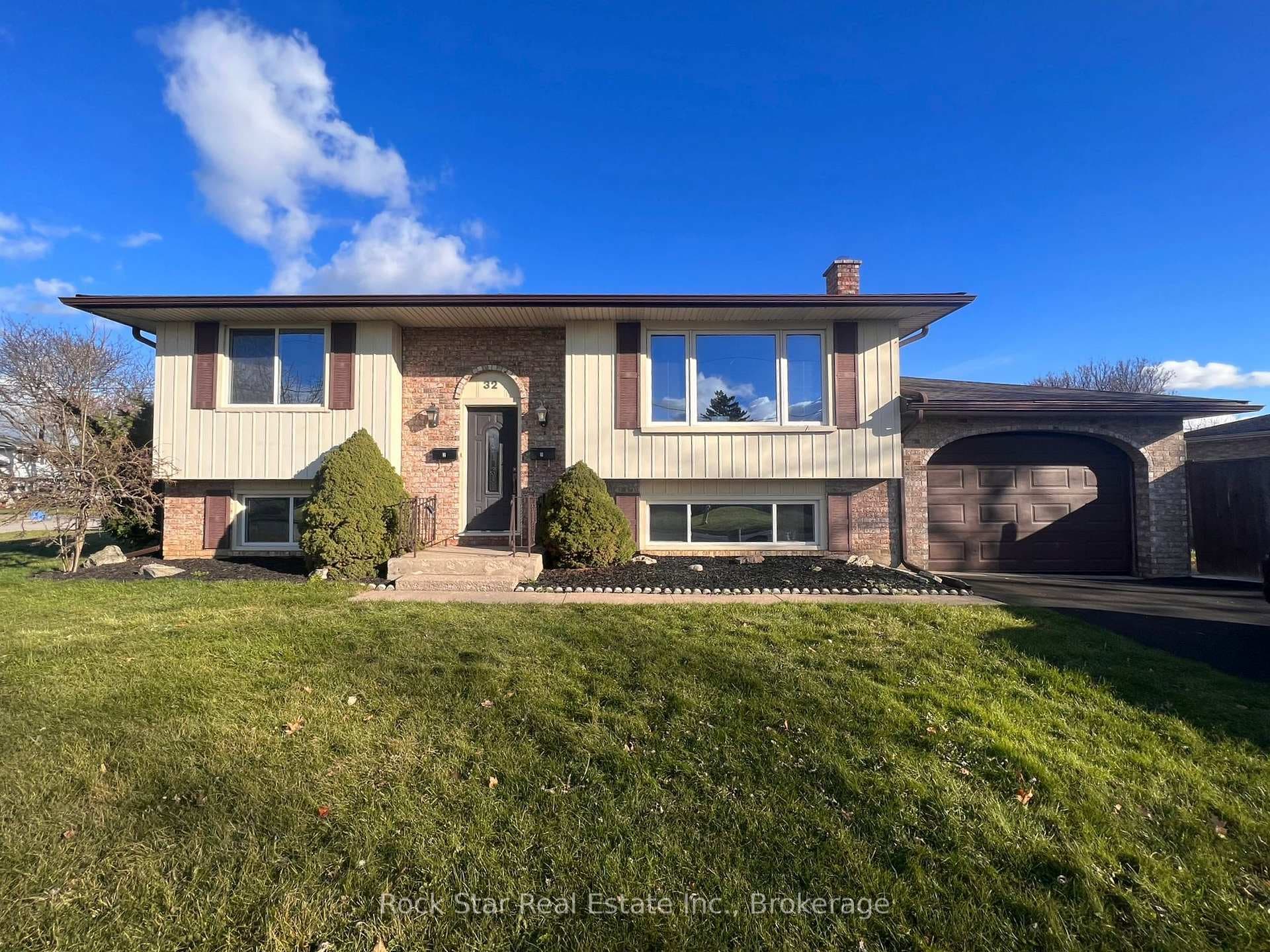 32 BENDINGROAD Crescent photo 1