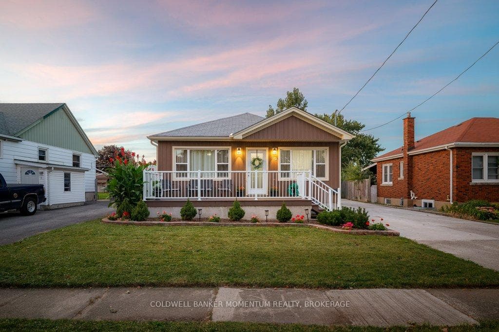 22 Rose Avenue photo 1