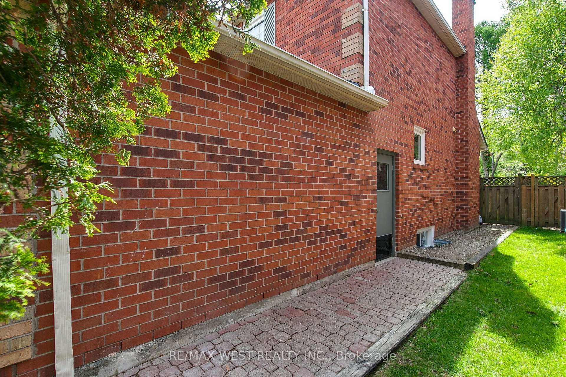 930 Maramis Court photo 5