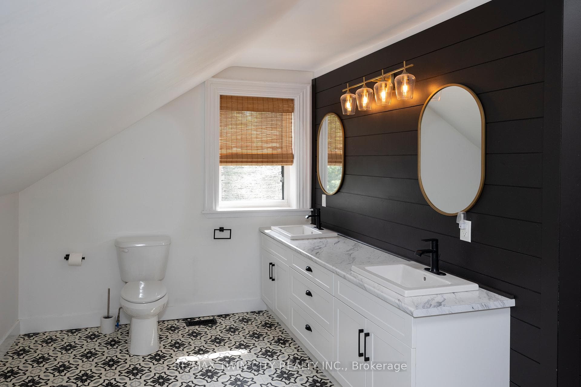 76.5 STOVER Street photo 21