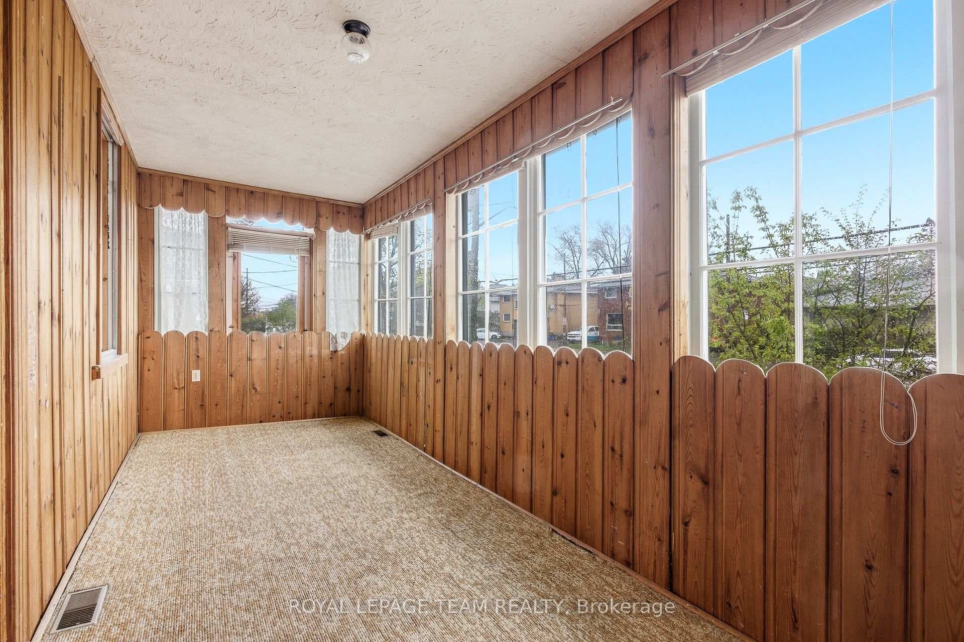 910 Pinecrest Road photo 16