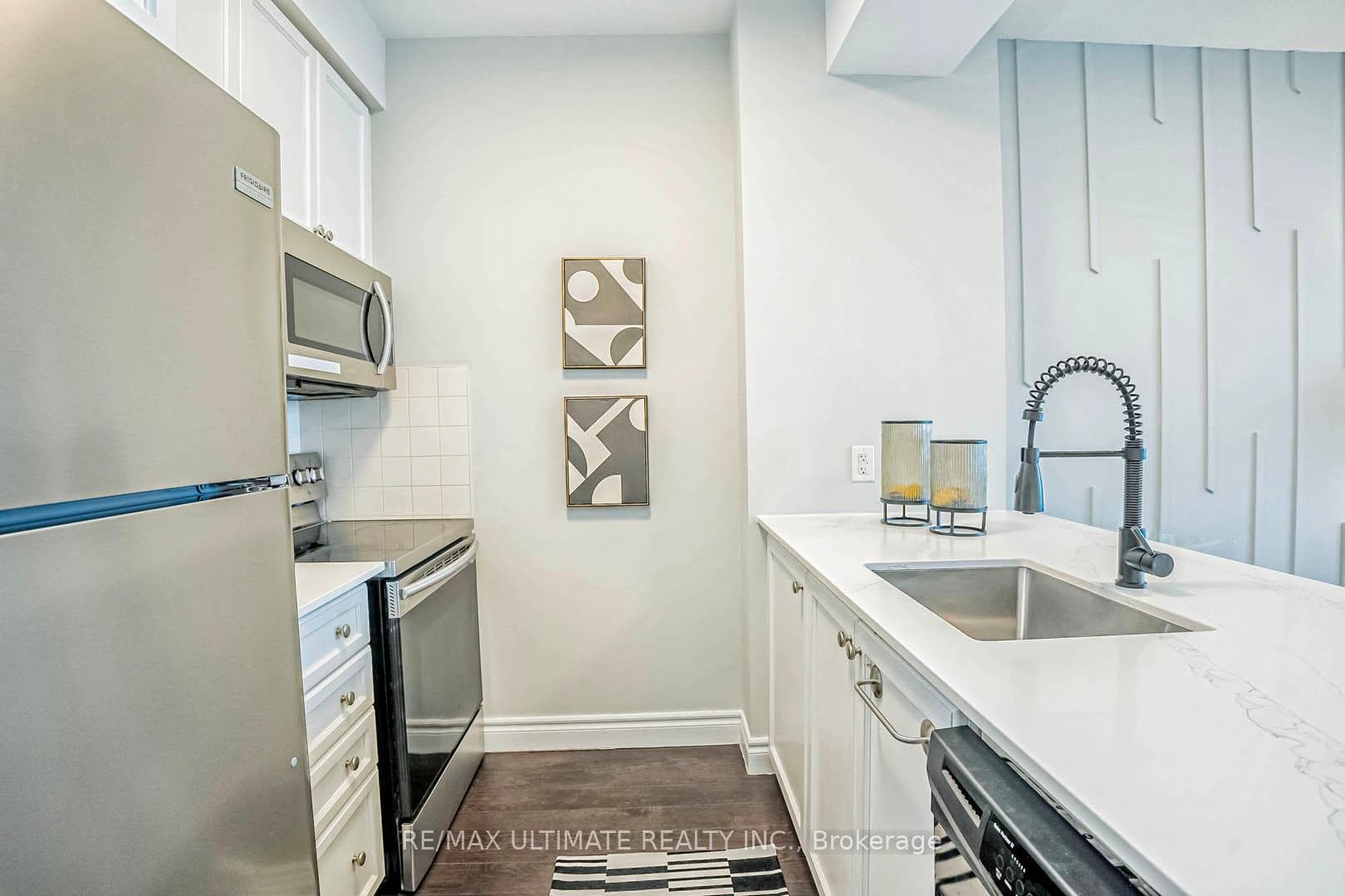 135 Village Green Square Unit Ph-20 photo 11