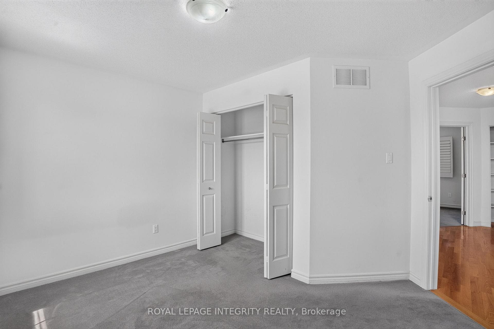 275 Kiwanis Court photo 23