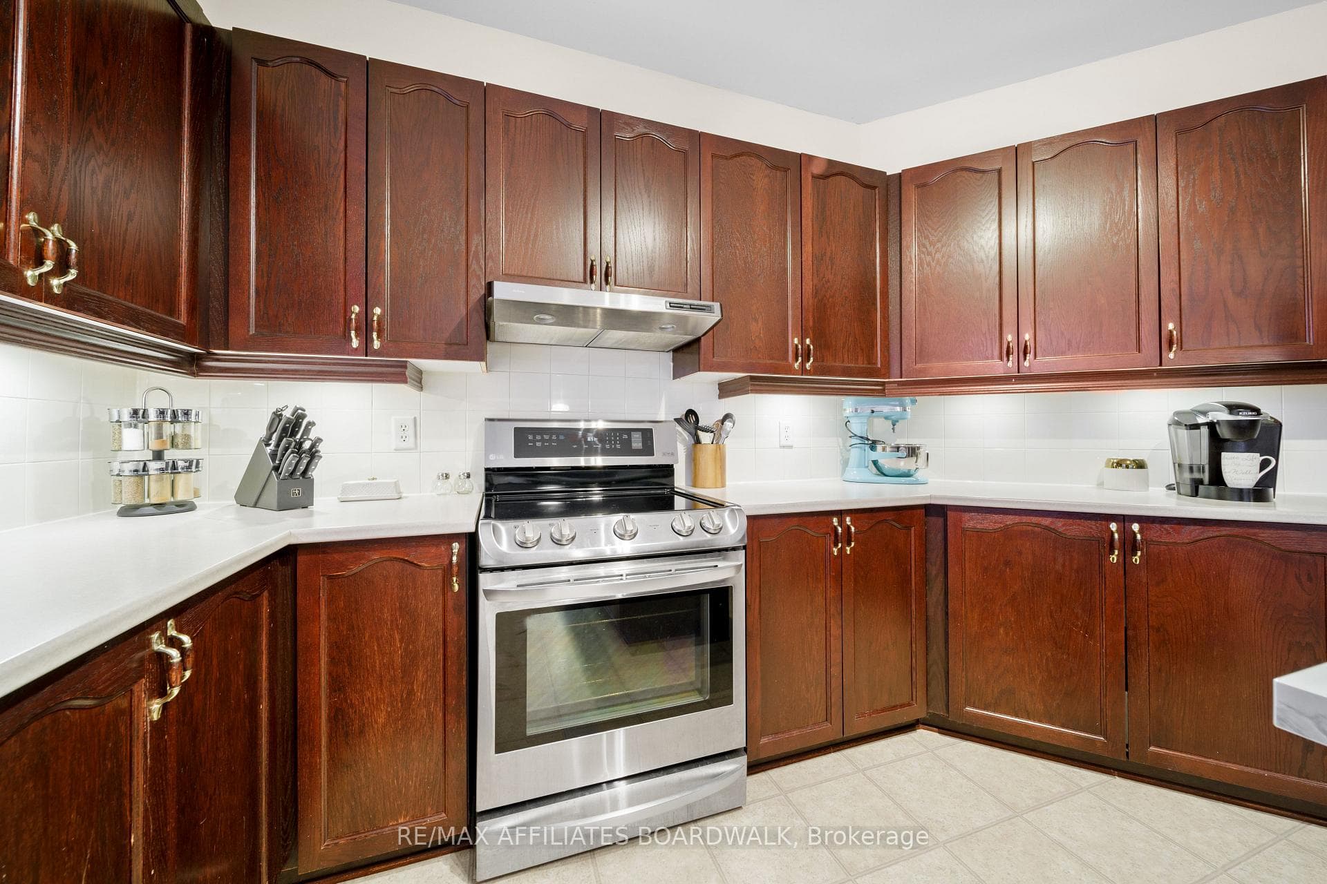634 St Bruno Street photo 6