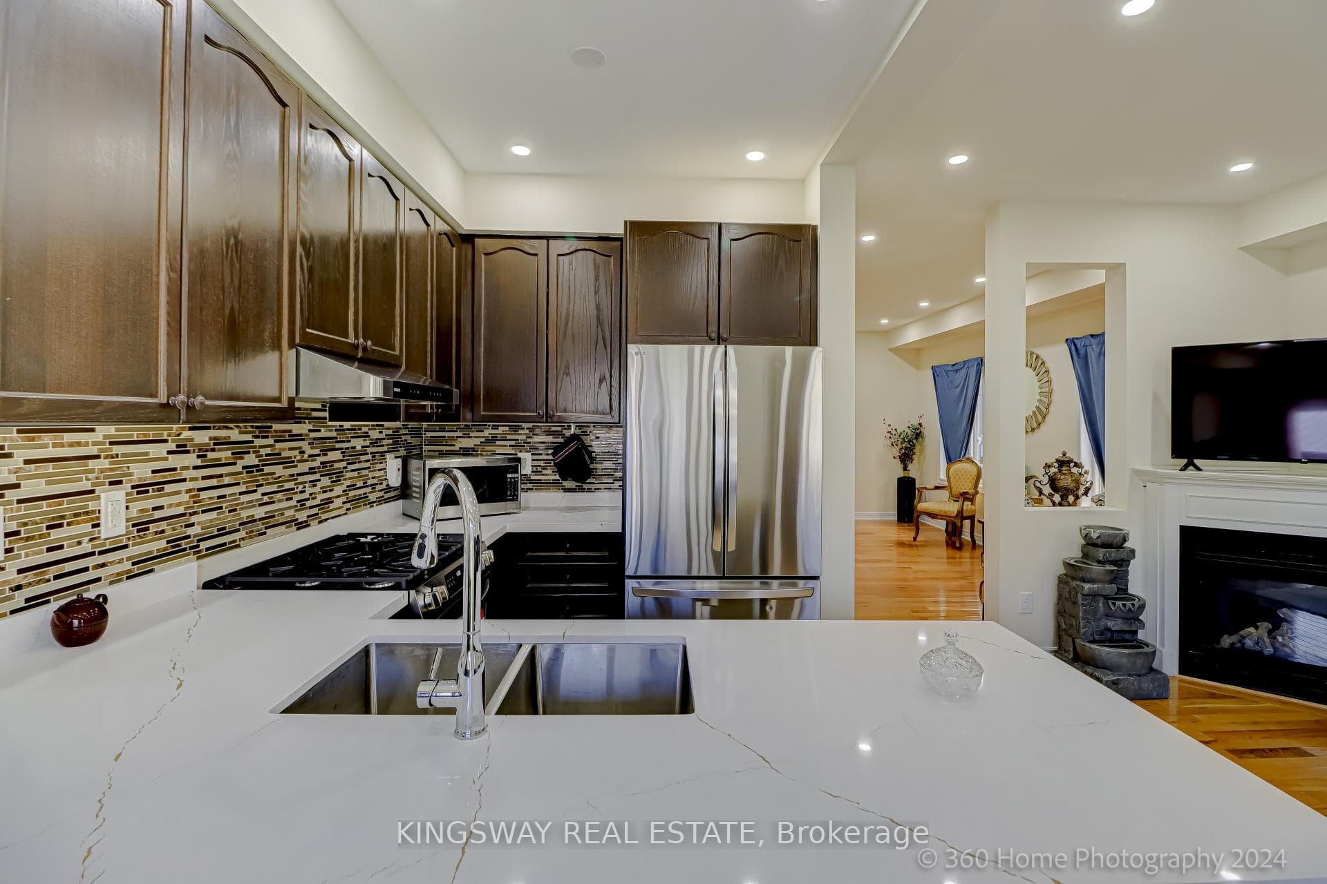 485 Meadowridge Court photo 11
