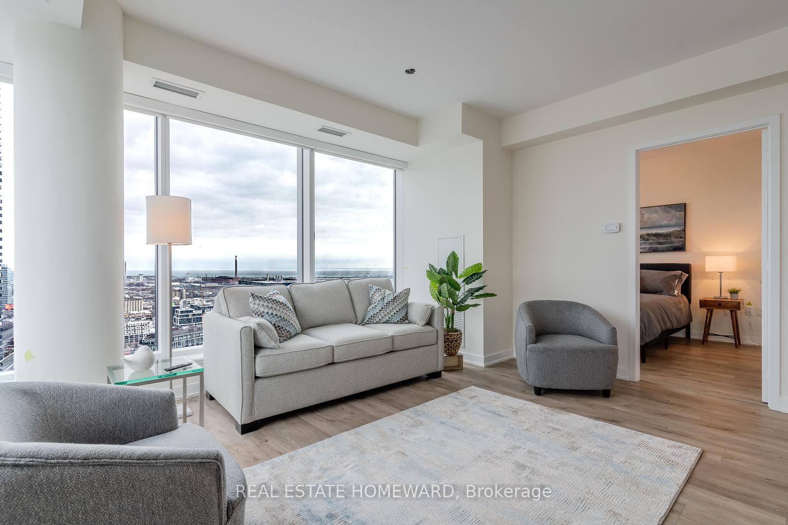 28 Freeland Street Unit 3907 photo 4